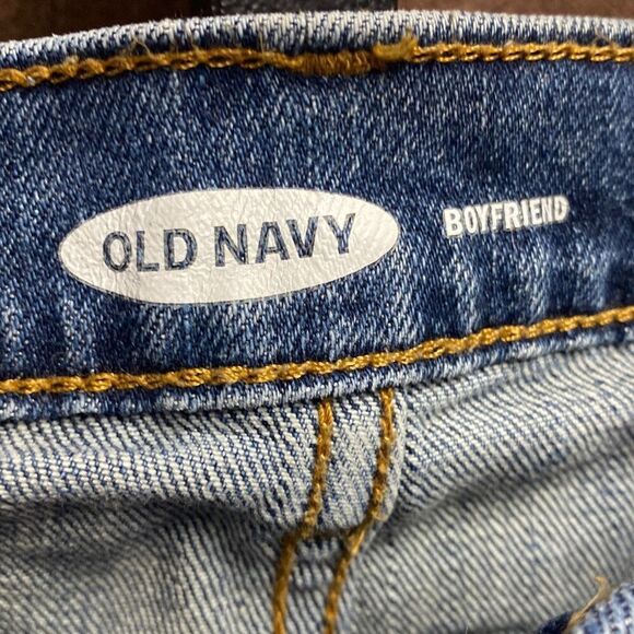 Old Navy Boyfriend High Rise Distressed Frayed Crop Jeans Size 6 - Picture 3 of 5